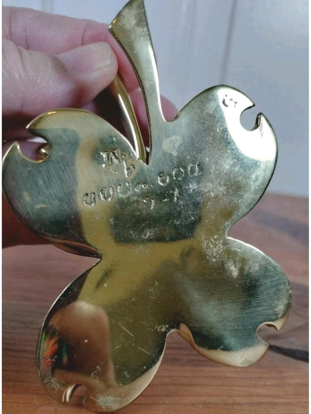 Vintage Virginia Metalcrafters Brass Dogwood Flower Paperweight Clip VMC 7-6 MCM - Picture 4 of 9